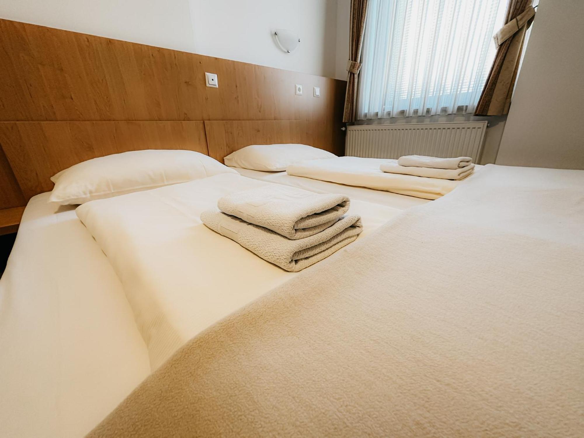Hotel Oskar Zaplata Preddvor Exteriör bild