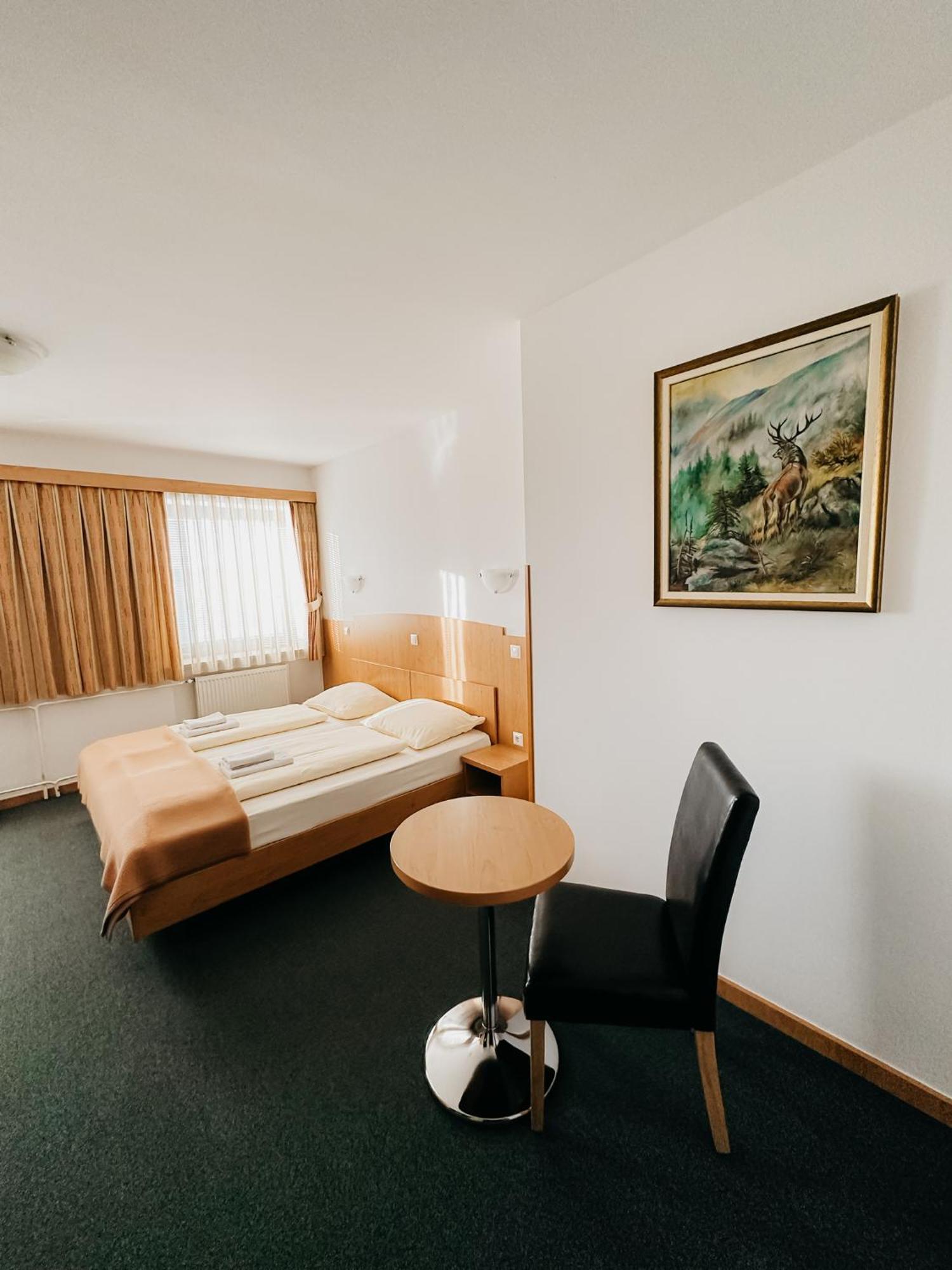 Hotel Oskar Zaplata Preddvor Exteriör bild